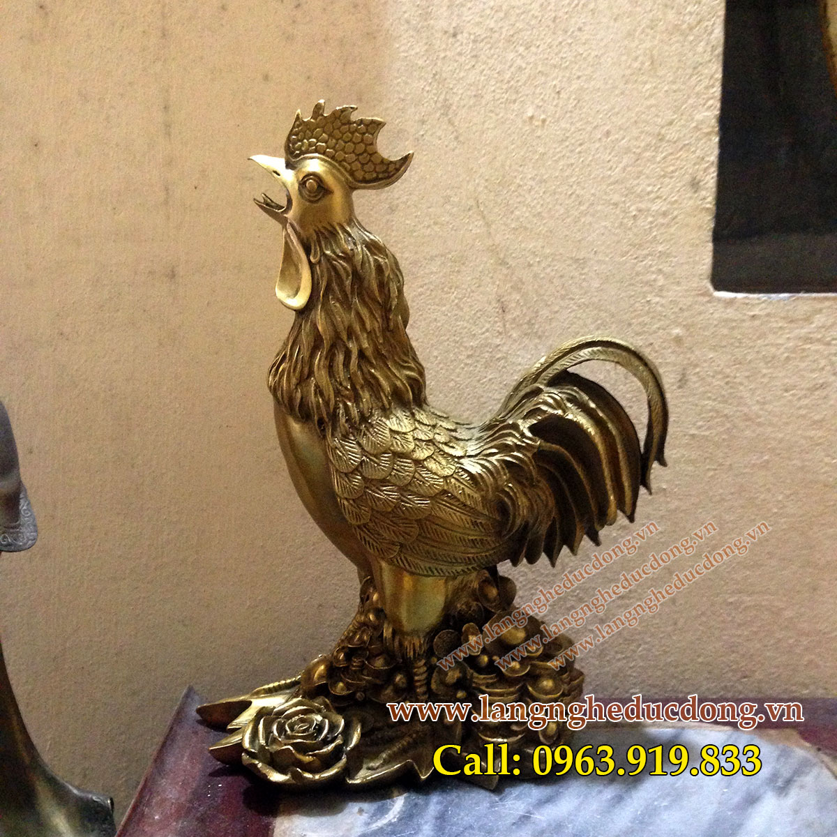 Tượng gà phong thủy chống lại thói trăng hoa bằng đồng, mẫu gà hoa hồng 30cm, gà phong thủy