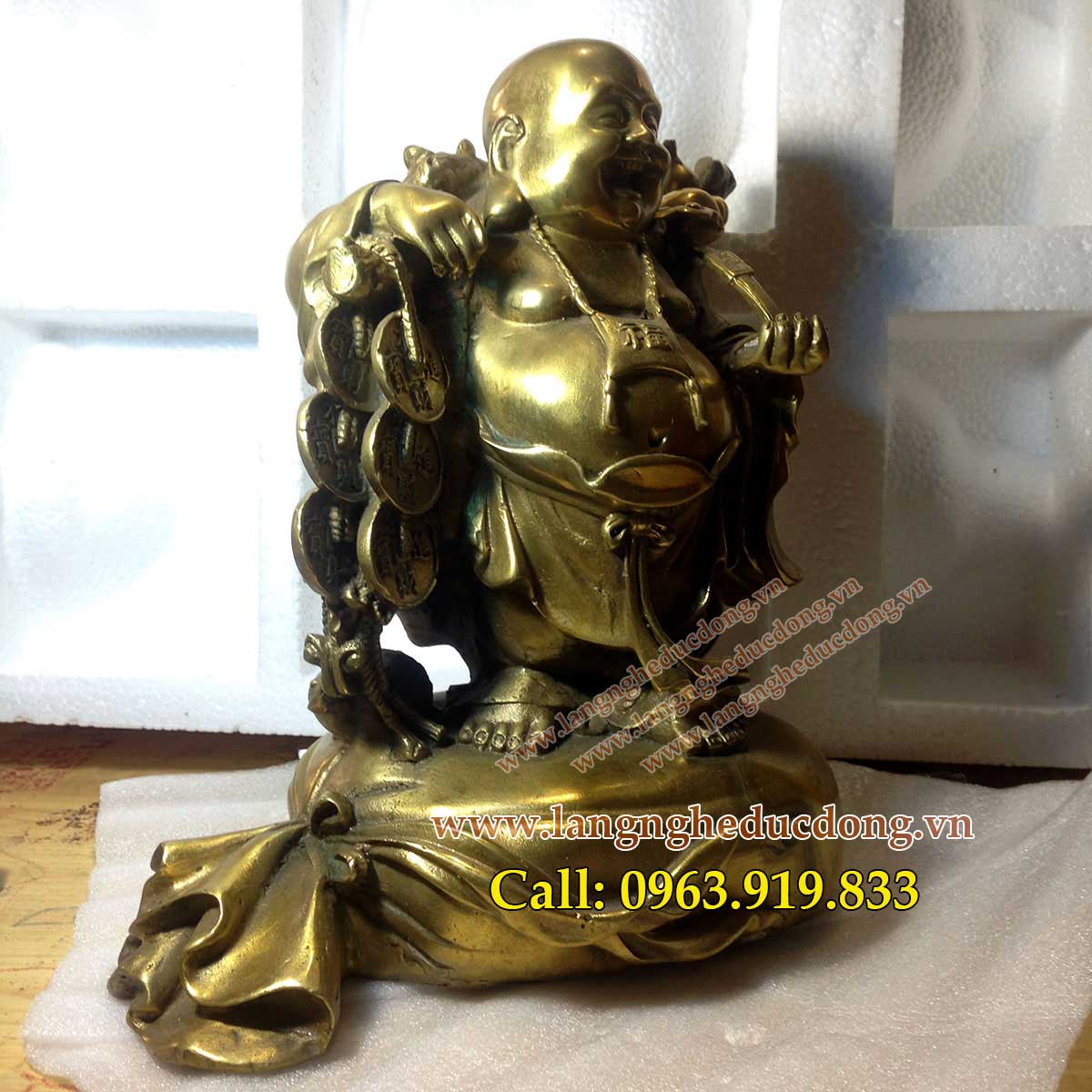 langngheducdong.vn - Tượng Phật Di Lạc gánh vàng cao 25cm, mẫu tượng dilac gánh vàng
