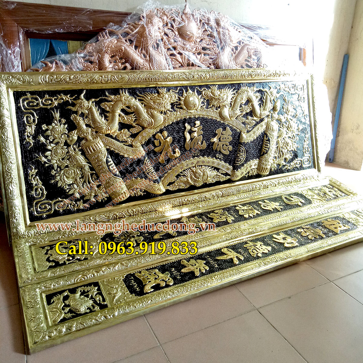 langngheducdong.vn - bộ đại tự đồng vàng nền đen đồng dầy 0.6ly, kích thước 60x155cm