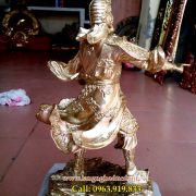 tuong-tran-hung-dao-dung-chi-tay-02