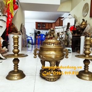 thân đỉnh - nắp - đế Đúc thủ công 3 khuôn truyền thống khuôn đất, chân nến tháo rời được các bộ phận, ren xoáy chắc chắn.