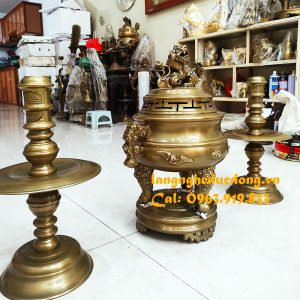 thân đỉnh - nắp - đế Đúc thủ công 3 khuôn truyền thống khuôn đất, chân nến tháo rời được các bộ phận, ren xoáy chắc chắn.