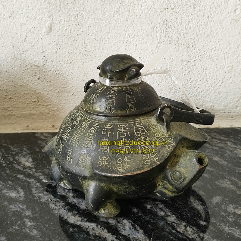 ấm trà hình con rùa, vật phẩm phong thuy, đò đồng phong thuỷ, đồ phong thuỷ bằng đồng