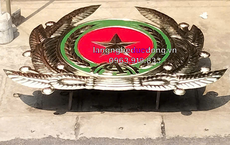 HUY HIỆU CÔNG AN NHÂN DÂN BẰNG ĐỒNG kích thước khổ lớn 210cm x 270cm