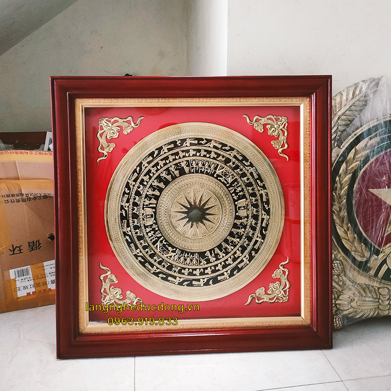 Tranh mặt trống đồng vàng sơn nền, khung gỗ tự nhiên mặt trống 60cm
