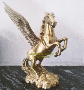 ngựa đồng, ngựa có cánh, ngựa thiên thần, tượng ngựa bằng đồng