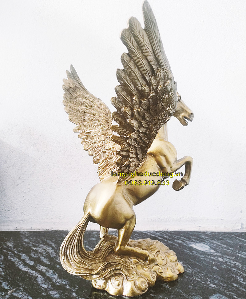 NGỰA THIÊN THẦN(PEGASUS) ĐỒNG VÀNG – BIỂU TƯỢNG CỦA SỰ BỨC PHÁ VÀ THÀNH CÔNG RỰC RỠ